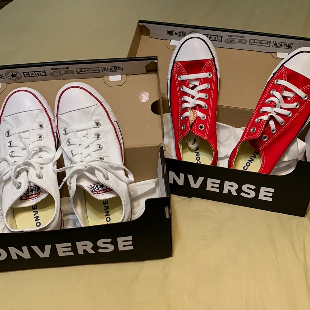 Converse unisex size 8 women’s NWT, never worn, 1 red, 1 white